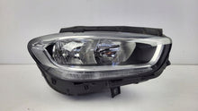 Laden Sie das Bild in den Galerie-Viewer, Frontscheinwerfer Mercedes-Benz W247 A2479067600KZ Ein Stück (Rechts oder Links) SCH8352531490kc