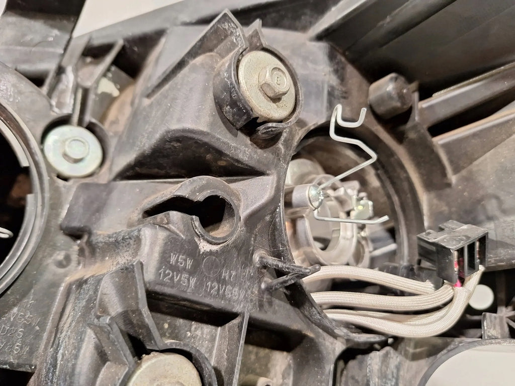 Frontscheinwerfer Citroën C-Crosser AVN9565 Xenon Rechts Scheinwerfer Headlight