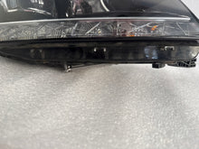 Laden Sie das Bild in den Galerie-Viewer, Frontscheinwerfer Skoda Fabia III 6V1941016F Full LED Rechts Headlight SCH8913313207fn