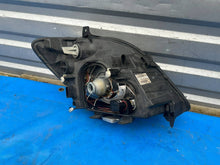 Laden Sie das Bild in den Galerie-Viewer, Frontscheinwerfer Mercedes-Benz Sprinter 906 A9068200961 1ZS24701221 Links SCH3471596085bk