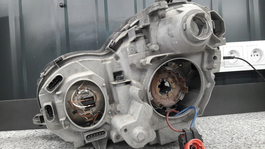 Frontscheinwerfer Mercedes-Benz W203 0301166272 Rechts Scheinwerfer Headlight SCH7642649625hs