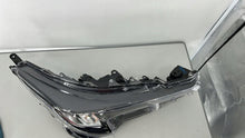 Laden Sie das Bild in den Galerie-Viewer, Frontscheinwerfer Toyota Corolla 81110-02560 Full LED Rechts oder Links