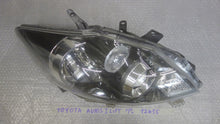 Load image into Gallery viewer, Frontscheinwerfer Toyota Auris 81110-02A70 Rechts Scheinwerfer Headlight
