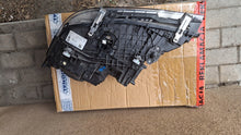 Laden Sie das Bild in den Galerie-Viewer, Frontscheinwerfer BMW 5 G31 G30 8499121-03 8499122-03 Full LED Ein Satz SCH7887524178nr
