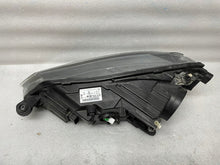 Laden Sie das Bild in den Galerie-Viewer, Frontscheinwerfer Skoda Superb III 3V1941016B Xenon Rechts Headlight