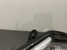 Laden Sie das Bild in den Galerie-Viewer, Frontscheinwerfer Hyundai H1 Ein Stück (Rechts oder Links) Headlight
