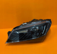 Laden Sie das Bild in den Galerie-Viewer, Frontscheinwerfer Skoda Superb III 3V1941015A 3V1941015A3V1941015 Xenon Links SCH1901243770px