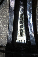 Laden Sie das Bild in den Galerie-Viewer, 1x Alufelge 19 Zoll 8.5&quot; 5x114.3 40ET Glanz Graphit 52910-B1270 Genesis G80