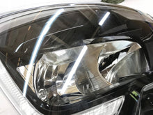 Laden Sie das Bild in den Galerie-Viewer, Frontscheinwerfer Renault Master III 260105567R 366900804 0021113105 Rechts SCH4416129104zo
