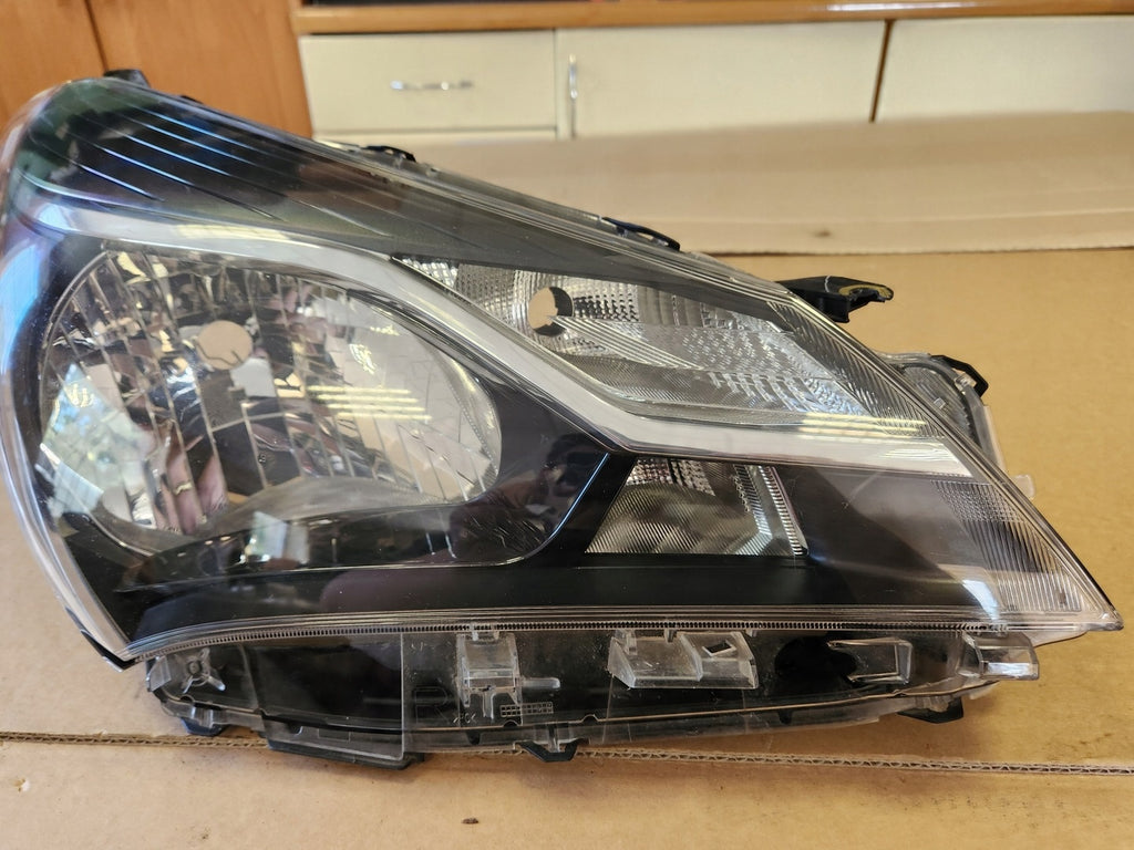Frontscheinwerfer Toyota Yaris Rechts Scheinwerfer Headlight