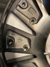 Load image into Gallery viewer, 1x Alufelge 16 Zoll 6.5&quot; 5x114.3 50ET 52910-67700 Hyundai Rim Wheel