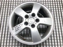 Laden Sie das Bild in den Galerie-Viewer, 1x Alufelge 16 Zoll 6.5&quot; 5x114.3 46ET Glanz Silber Hyundai Rim Wheel