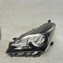 Load image into Gallery viewer, Frontscheinwerfer Toyota Yaris Ein Stück (Rechts oder Links) Headlight SCH9247899120up