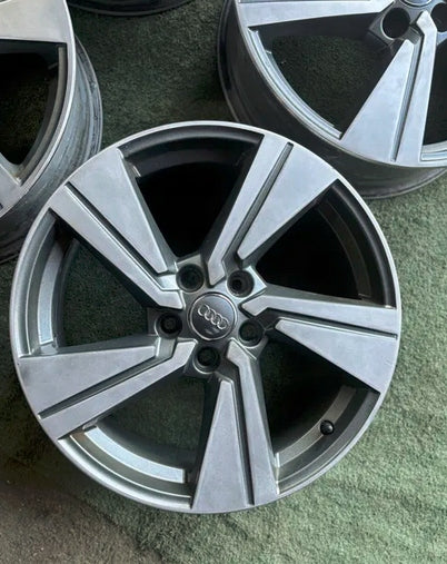 4x Alufelge 18 Zoll 7.0" 5x112 45ET Glanz Graphit 81A601025G Audi Mg Rim Wheel FEL7666020453hl