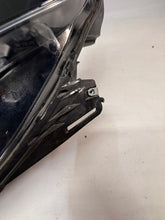 Laden Sie das Bild in den Galerie-Viewer, Frontscheinwerfer Opel Zafira C 13399860 Xenon Ein Stück (Rechts oder Links)