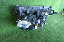 Laden Sie das Bild in den Galerie-Viewer, Frontscheinwerfer Skoda Kamiq 657941015B Links Scheinwerfer Headlight SCH8785342352pq