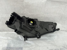 Load image into Gallery viewer, Frontscheinwerfer Audi A4 B9 8W0941005 Xenon Links Scheinwerfer Headlight