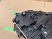 Laden Sie das Bild in den Galerie-Viewer, Frontscheinwerfer Audi E-Tron AUDI89A941036 LED Ein Satz Scheinwerfer Headlight