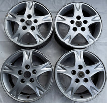 Load image into Gallery viewer, 4x Alufelge 15 Zoll 6.0&quot; 5x114.3 40ET Silber Nissan Rim Wheel