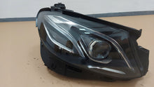 Laden Sie das Bild in den Galerie-Viewer, Frontscheinwerfer Mercedes-Benz W213 A2139064804 Rechts Scheinwerfer Headlight SCH6504668130yb
