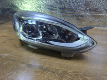Laden Sie das Bild in den Galerie-Viewer, Frontscheinwerfer Ford Fiesta Rechts Scheinwerfer Headlight SCH8917732238za