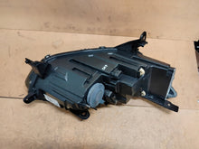 Laden Sie das Bild in den Galerie-Viewer, Frontscheinwerfer Dacia Sandero III Logan 260605914R LED Links Headlight