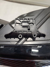 Laden Sie das Bild in den Galerie-Viewer, Frontscheinwerfer Audi A4 B9 8W0941011 0301117231 Links Scheinwerfer Headlight SCH6336545936vq