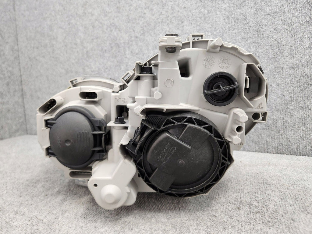 Frontscheinwerfer Mercedes-Benz W203 A2038203659SCZ 030116627815 Xenon Rechts SCH2853212262ru