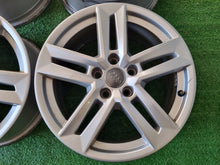 Laden Sie das Bild in den Galerie-Viewer, 4x Alufelge 17 Zoll 7.0" 5x112 42ET Glanz Silber 8W0601025P Audi A4 B8 Rim Wheel FEL7746988159sv