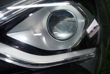 Laden Sie das Bild in den Galerie-Viewer, Frontscheinwerfer Toyota Yaris Links Scheinwerfer Headlight SCH9248515040ds