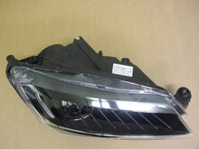 Laden Sie das Bild in den Galerie-Viewer, Frontscheinwerfer Skoda Superb III 3V1941016B Xenon Rechts Headlight