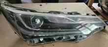 Laden Sie das Bild in den Galerie-Viewer, Frontscheinwerfer Toyota Corolla 81110-02L70 Rechts Scheinwerfer Headlight SCH7674267749ak