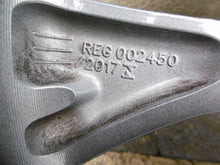 Load image into Gallery viewer, 1x Alufelge 19 Zoll 8.5&quot; 5x114.3 46ET 52910-J525 Kia Stinger Rim Wheel