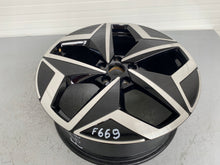 Laden Sie das Bild in den Galerie-Viewer, 1x Alufelge 19 Zoll 7.5" 5x112 50ET Glanz Schwarz 10A601025H VW Rim Wheel FEL1936590278zf