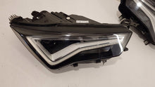 Laden Sie das Bild in den Galerie-Viewer, Frontscheinwerfer Seat Ateca 576941032B LED Ein Satz Scheinwerfer Headlight