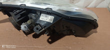 Laden Sie das Bild in den Galerie-Viewer, Frontscheinwerfer Renault Laguna III 260600035R Xenon Links Headlight