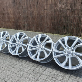 4x Alufelge 18 Zoll 8.5