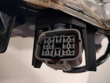 Load image into Gallery viewer, Frontscheinwerfer Mazda 2 D09K-51040 Full LED Ein Stück (Rechts oder Links)