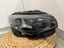 Laden Sie das Bild in den Galerie-Viewer, Frontscheinwerfer Mercedes-Benz Cla A1749064202 LED Rechts oder Links SCH7024610883im