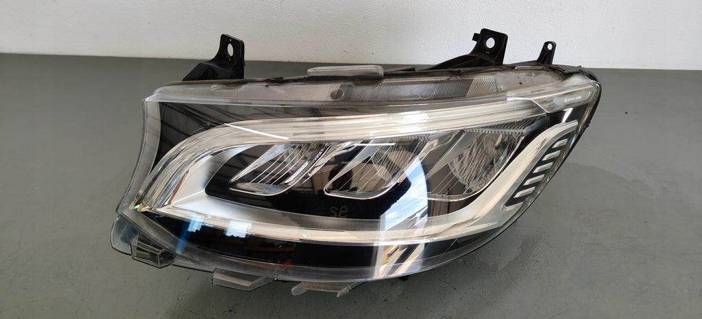 Frontscheinwerfer Mercedes-Benz Sprinter A9109068100 Links Headlight SCH8587698142cs
