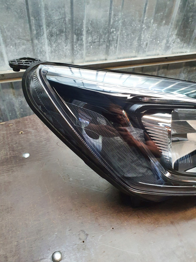 Frontscheinwerfer Ford Focus MX7B-13E014-CC LED Rechts Scheinwerfer Headlight