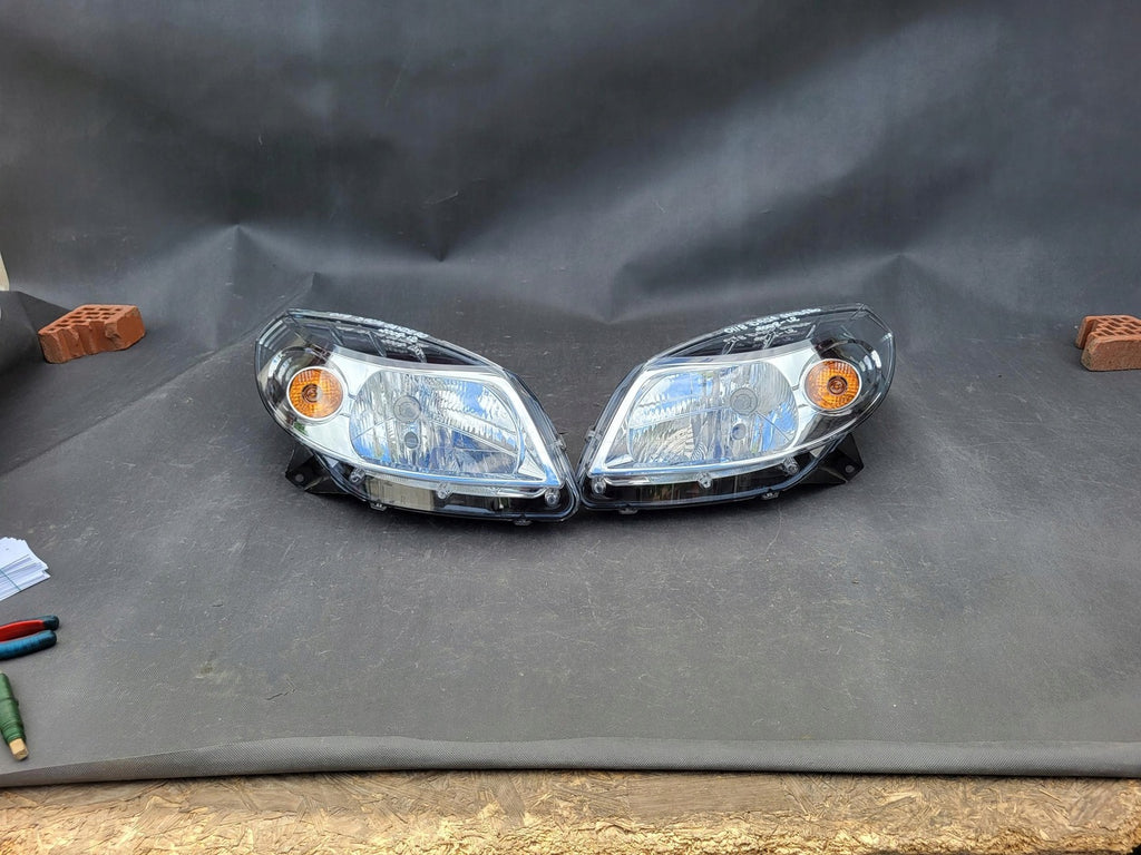 Frontscheinwerfer Dacia Sandero I 8200733877 Halogen Rechts oder Links