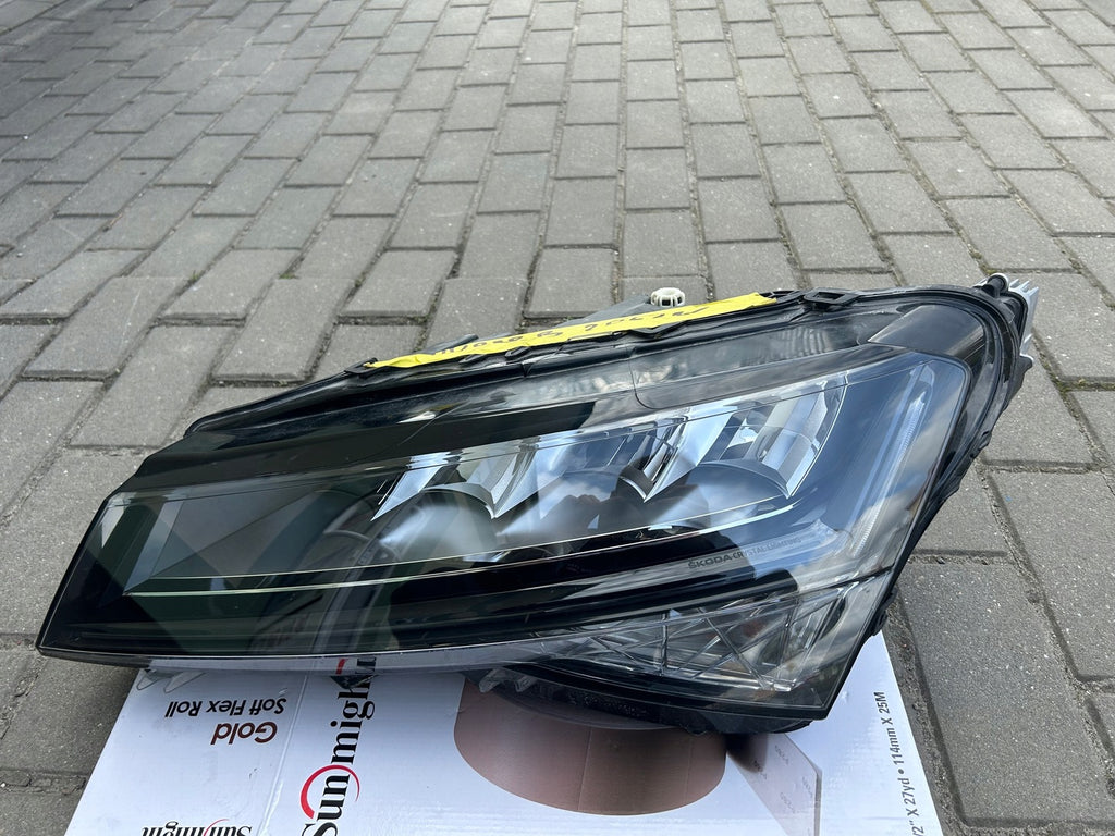 Frontscheinwerfer Skoda Superb III 3V1941015C LED Links Scheinwerfer Headlight