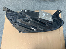 Laden Sie das Bild in den Galerie-Viewer, Frontscheinwerfer Ford Focus JX7B-13E015-CE JX7B-13E014-CE Full LED Ein Satz SCH1612724164mx