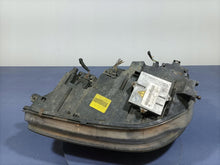 Laden Sie das Bild in den Galerie-Viewer, Frontscheinwerfer Mercedes-Benz W220 A2208202461 Rechts Scheinwerfer Headlight SCH3036496756km