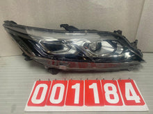 Laden Sie das Bild in den Galerie-Viewer, Frontscheinwerfer Mitsubishi Eclipse Cross I W3153 LED Rechts oder Links
