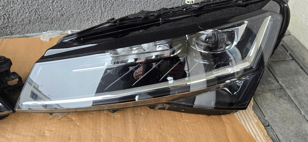 Frontscheinwerfer Skoda Superb III 3V1941016E LED Ein Stück (Rechts oder Links)