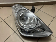 Load image into Gallery viewer, Frontscheinwerfer Hyundai H1 H-1 92102-4H000 Rechts Scheinwerfer Headlight