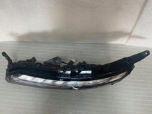 Laden Sie das Bild in den Galerie-Viewer, Frontscheinwerfer Mitsubishi Eclipse Cross EDM92205010 LED Links Headlight SCH4590074146go