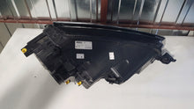 Laden Sie das Bild in den Galerie-Viewer, Frontscheinwerfer Skoda Karoq 57B941015 LED Links Scheinwerfer Headlight SCH5215520092mu